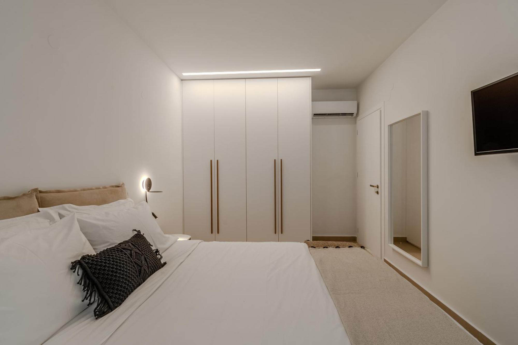 Dreamy 2 Bd In The Heart Of The By Hospi Appartement